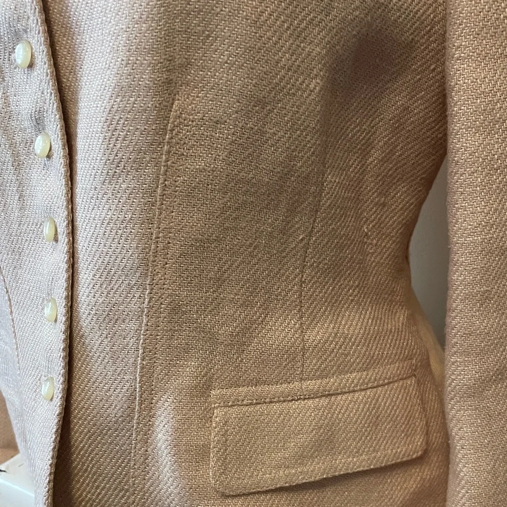 Elegant Women's Pink Blazer - Picture 4 of 11